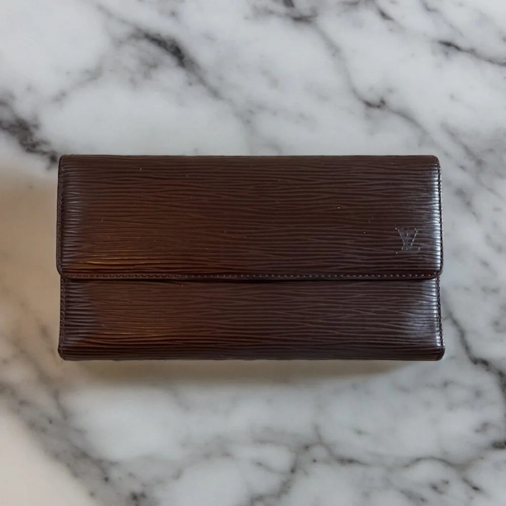 Louis Vuitton Epi International Wallet